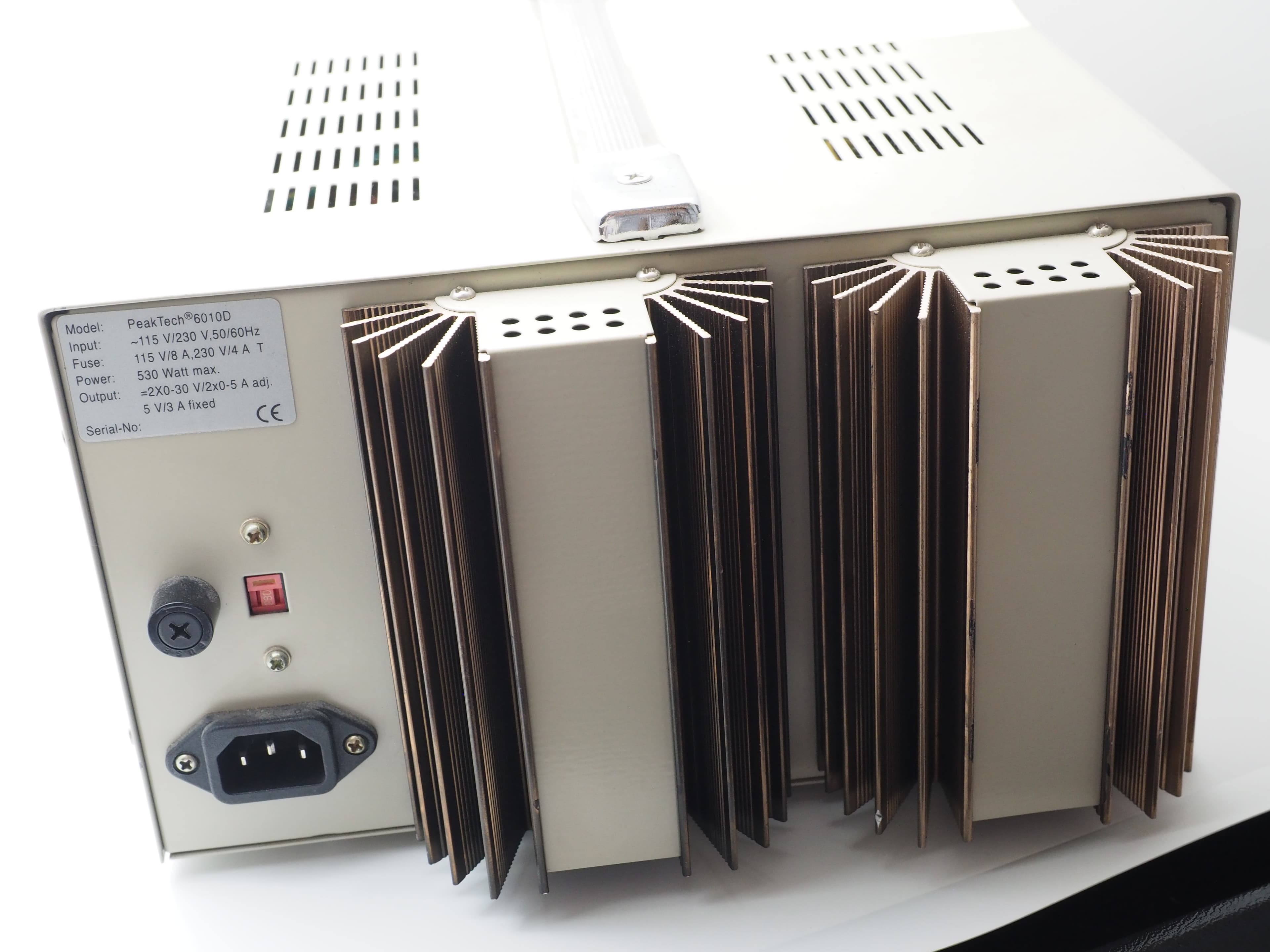 Labornetzteil PeakTech 6010D DC Dual Power Supply 2x 0-30 V 0-5 A