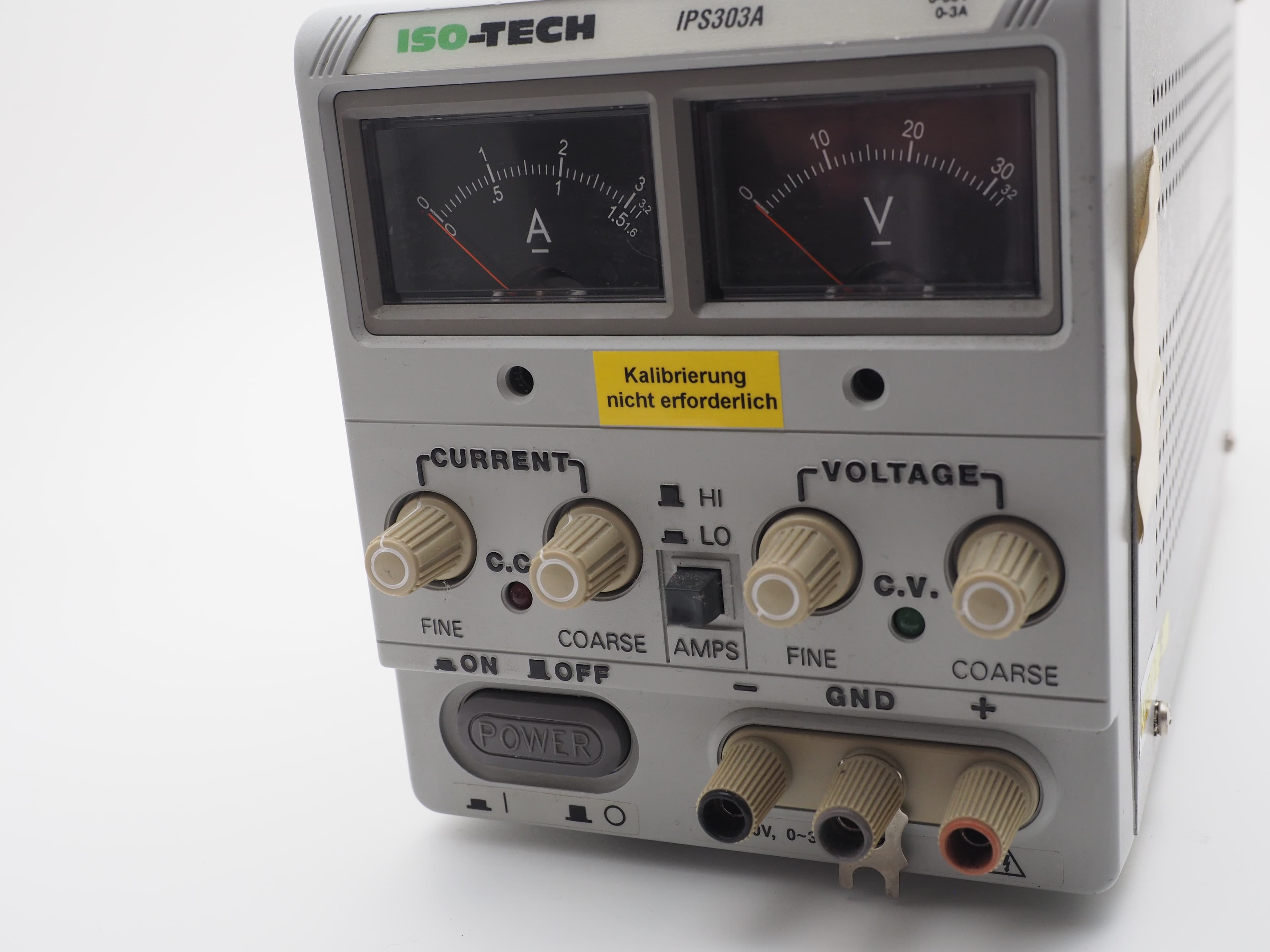 ISO-TECH IPS303A regelbares Labornetzgerät 0–30 V, 0–3 A