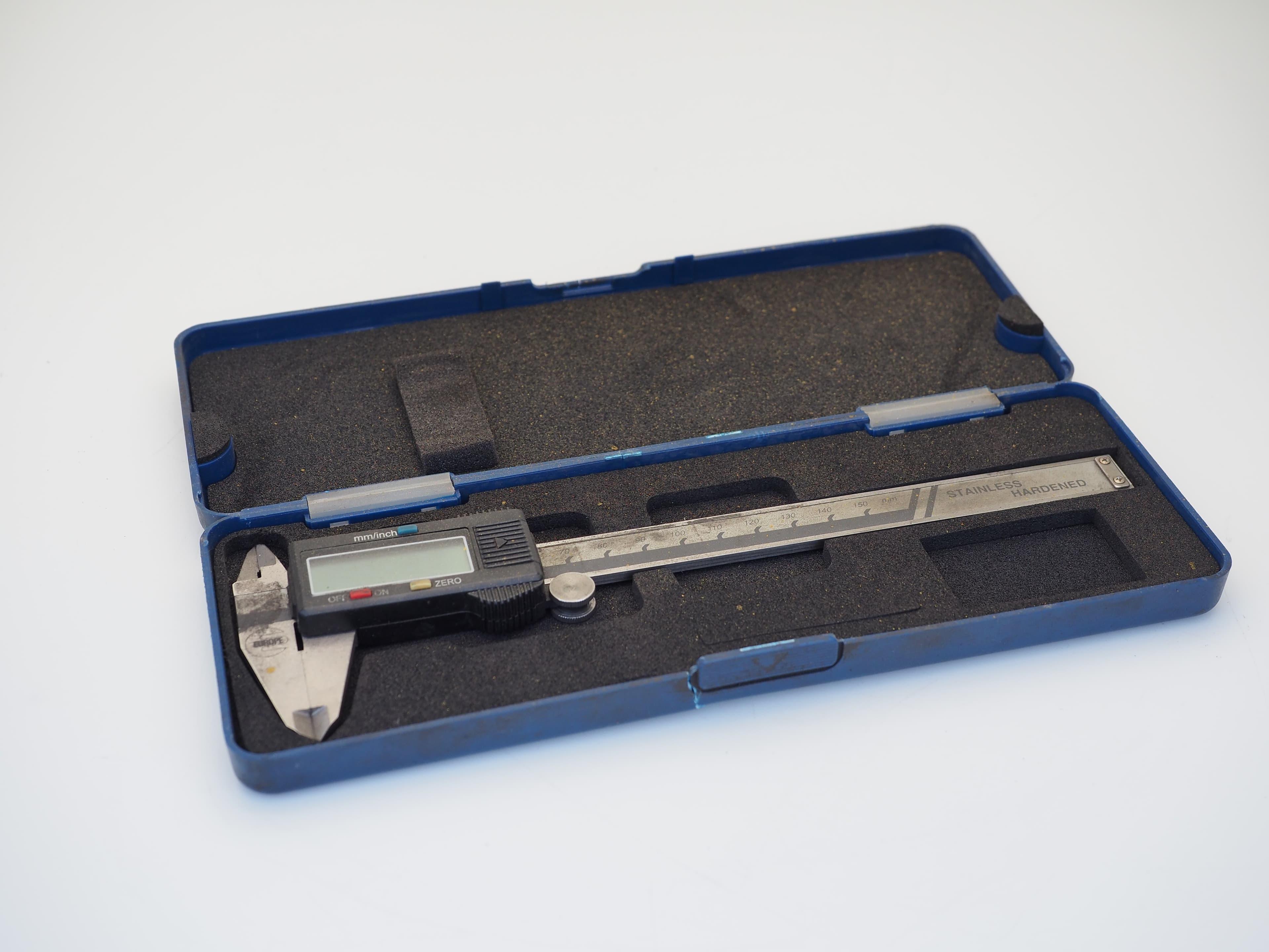 EUROPE Digitaler Messschieber – 150 mm im Koffer
