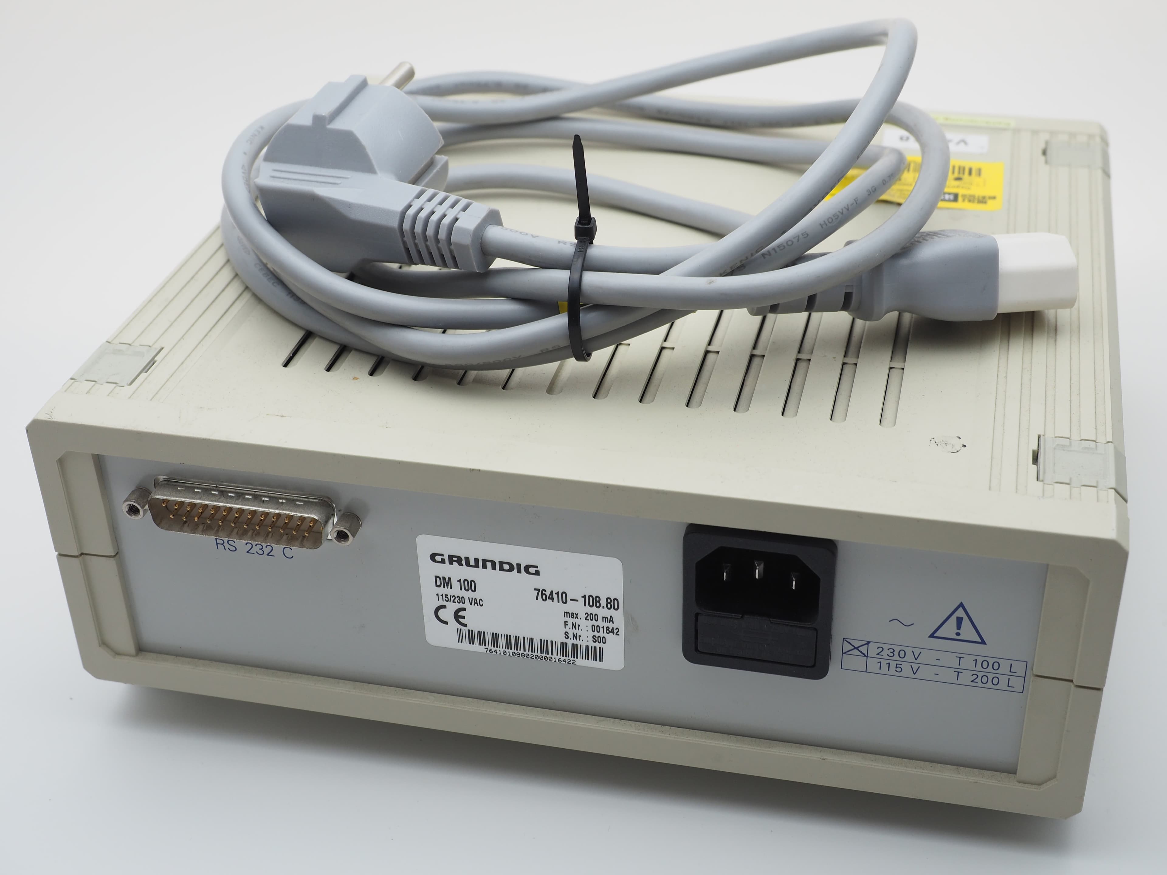 Grundig DM 100 Digitalmultimeter mit Netzkabel