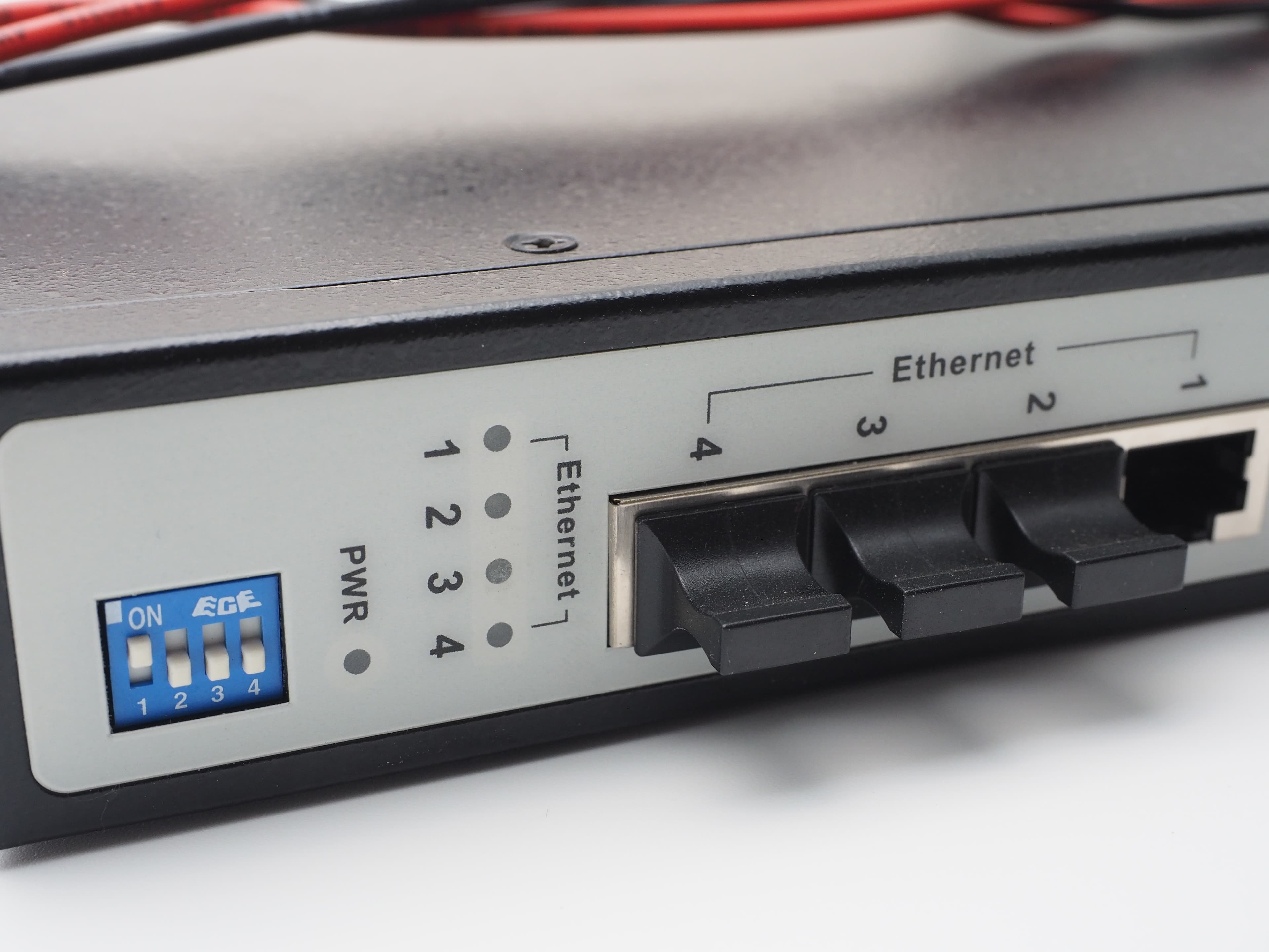RUBYtech VC-412 mit 4 Ethernet-Ports und Line-Anschluss